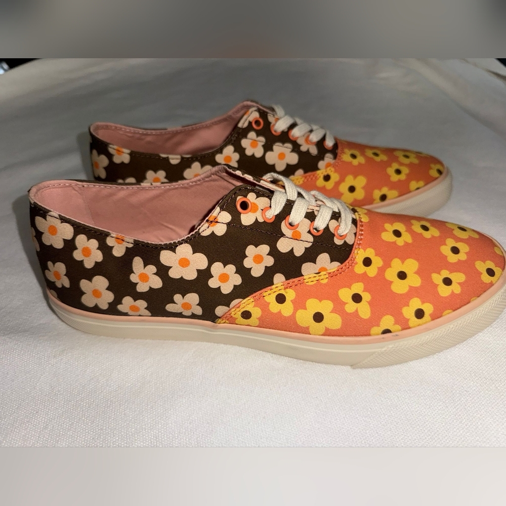 NEW SPERRY TOP SIDER MEN’S Floral Orange and Brown Sneakers size 12